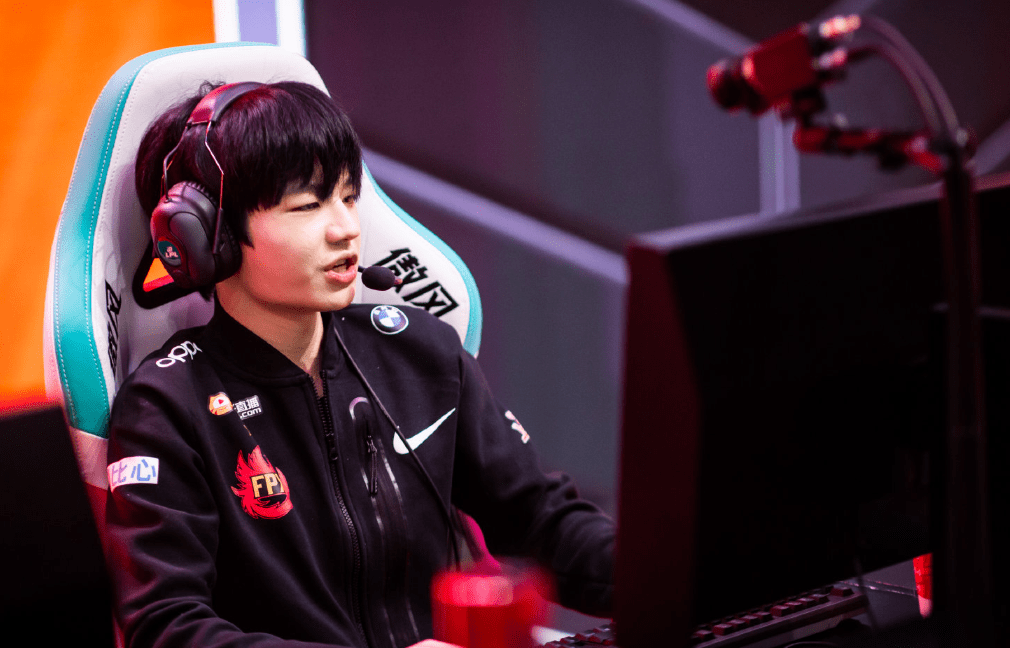 ac米兰-JDG绝杀G2,Tian完成帽子戏法