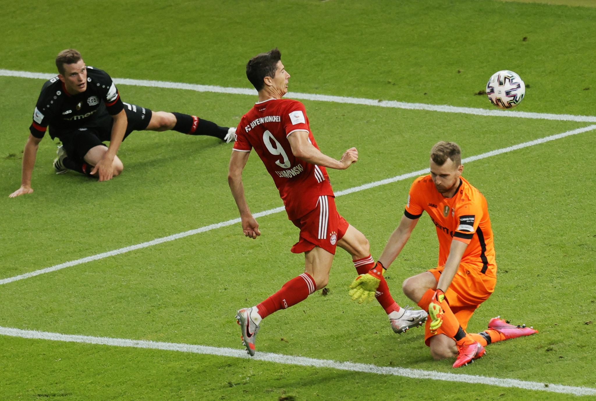 中国米兰体育-包含意大利横扫勒沃库森,格纳布里统治全场的词条