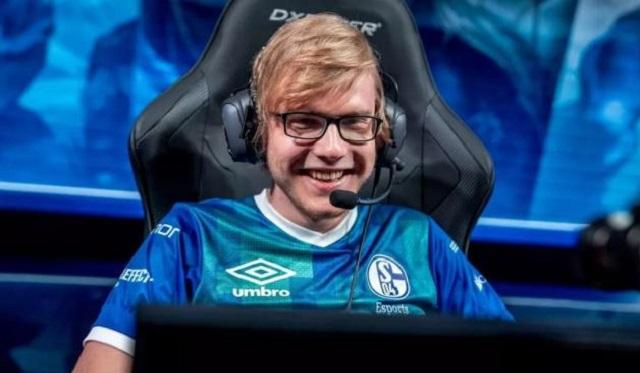 ac米兰体育官网-关于沙尔克04客场惨败，排名继续下滑的信息