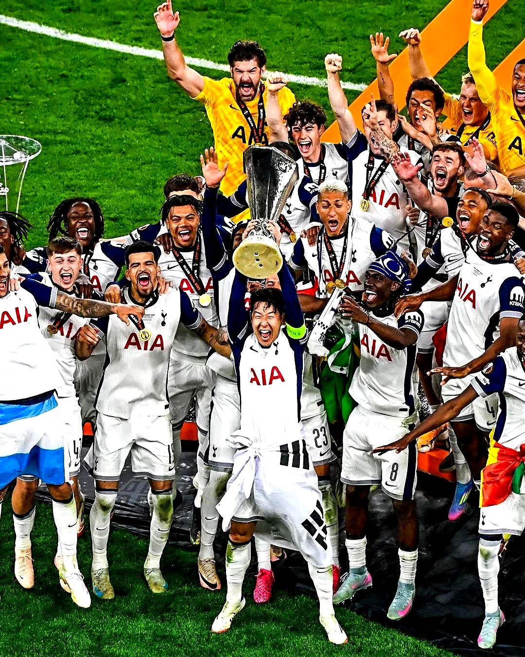 包含阿森纳欧联成功晋级，热刺苦战无果的词条