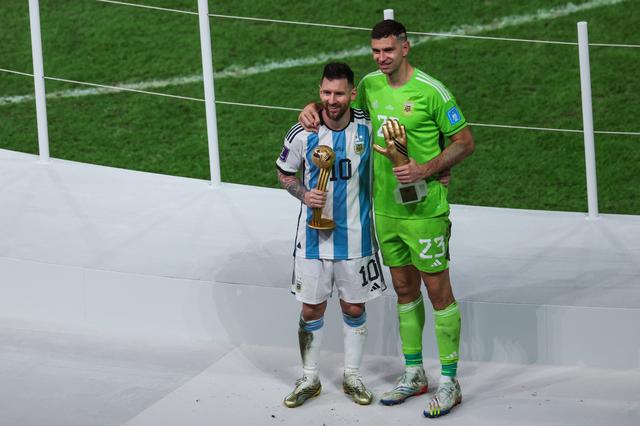 米兰体育-埃瓦尔门将完成神奇扑救，被誉为救世主