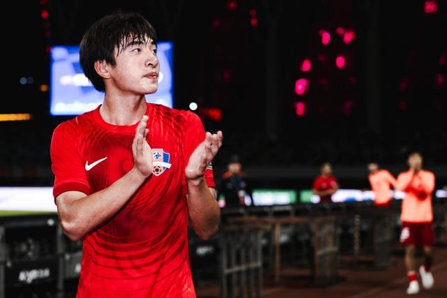 米兰体育官方网站-墨西哥足坛新星在国际赛事中表现抢眼的简单介绍