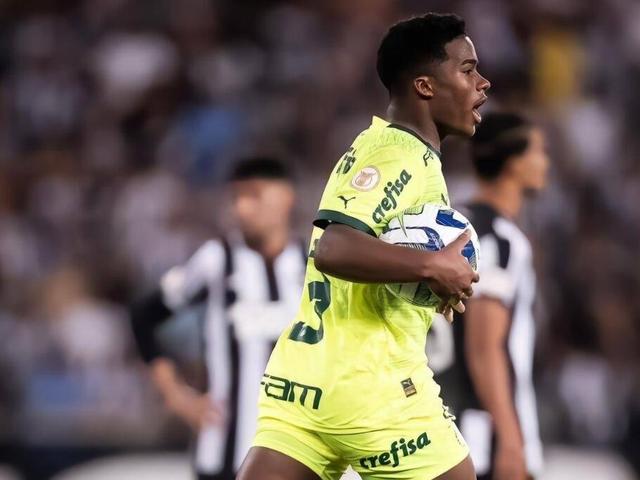 墨西哥足坛新星在国际赛事中表现抢眼的简单介绍