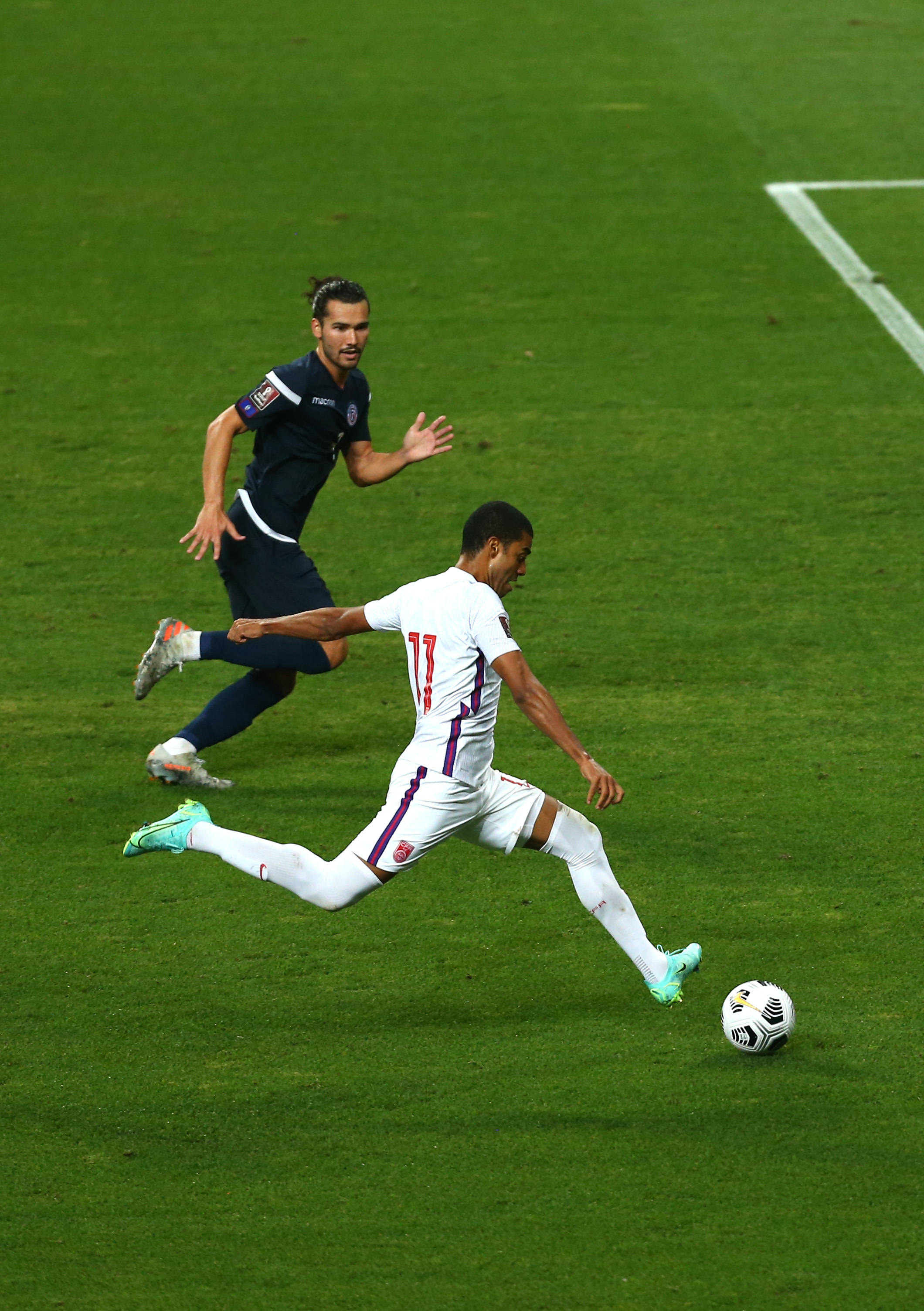 著名足球球员在最近的比赛中表现出色的简单介绍 著名足球球员在最近的比赛中表现出色的简单介绍