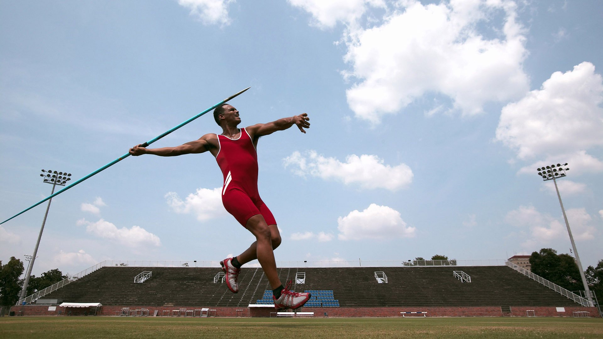 欧冠淘汰赛之夜,塔图姆关键节点连续得分,跨越运动的决胜时刻