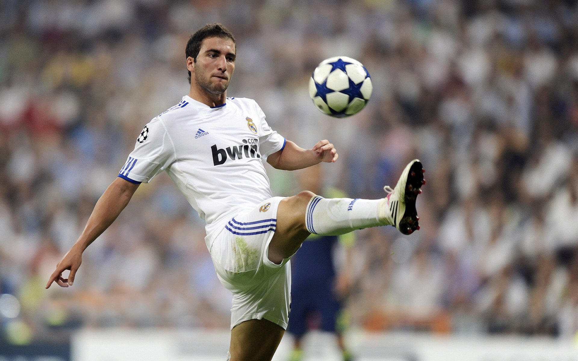 米兰捕鱼-英超争冠焦点战，曼城险胜葡萄牙体育，惊险晋级背后的战术博弈